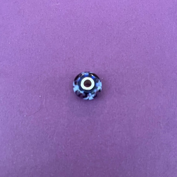 Trollbeads blue Double Flower bead. - Picture 3 of 9